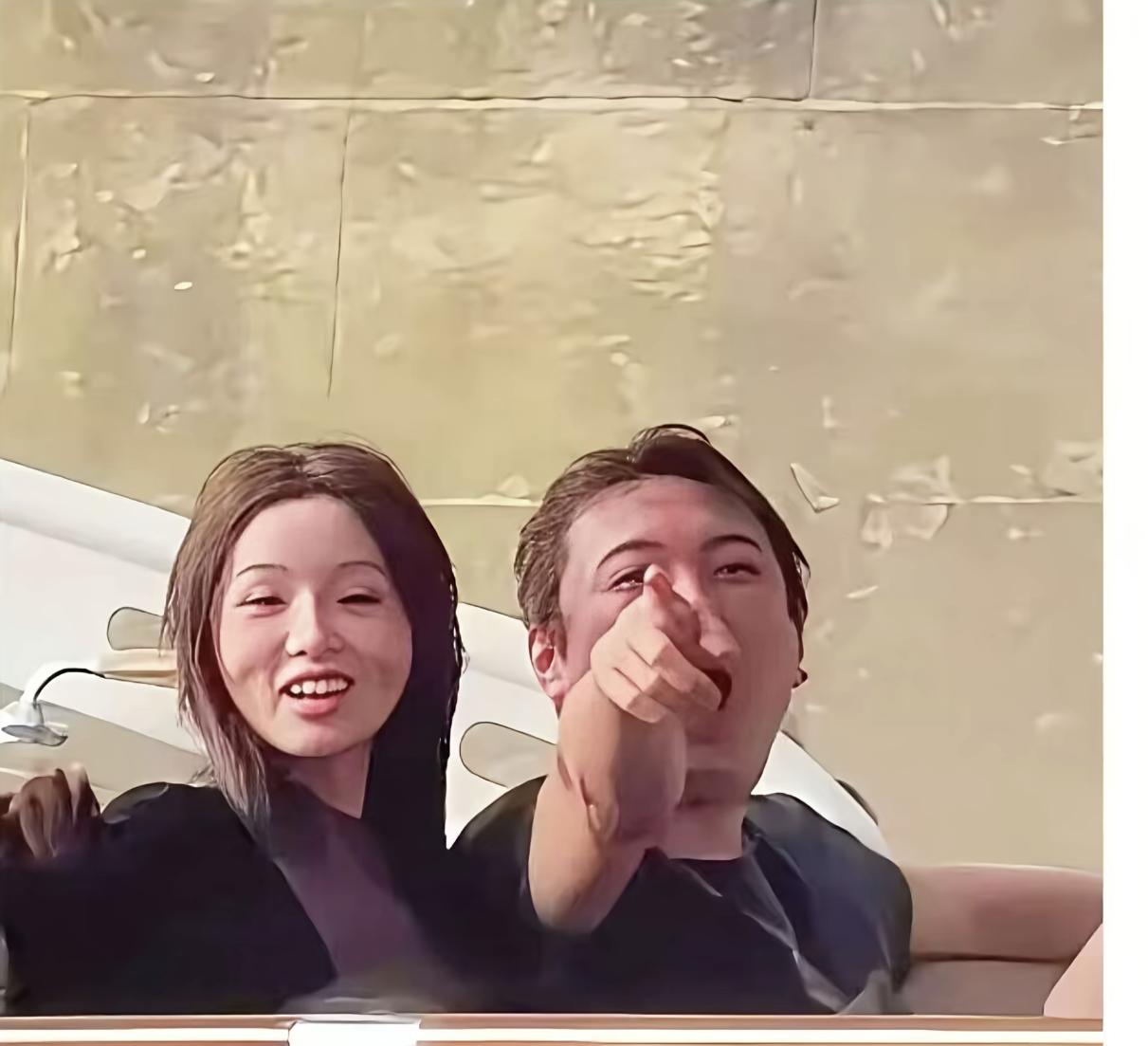 现在人太坏了，把王思聪和他的女友懒懒拍成这个丑样子。这应该是拍摄角度的问题，你觉