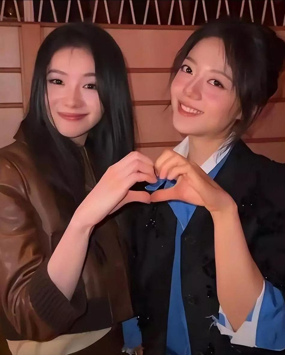昀牵孟绕昀牵孟绕广场被丁禹兮粉丝屠了 ​​​