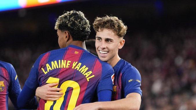 欧足联官网预测切尔西巴萨首发:帕尔默缺席，亚马尔莱万出战11月25日讯北京时间明