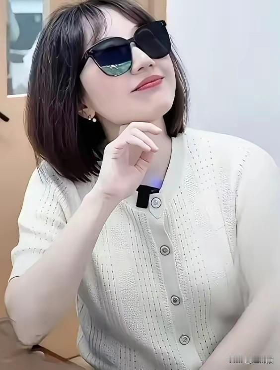 17分钟偷拍视频炸穿医院！排风槽藏摄像头，生意纠纷竟酿隐私浩劫
 
17分钟偷拍