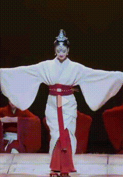 能送给我一句处在低谷期激励的话吗不必急着挣脱当下的低谷，难熬的日子本就是沉淀自己