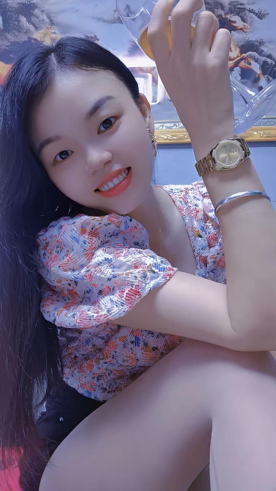 人到中年，最好的日子不是惊艳，不是繁华，而是远离喧嚣，一半清醒做好自己，一半努力