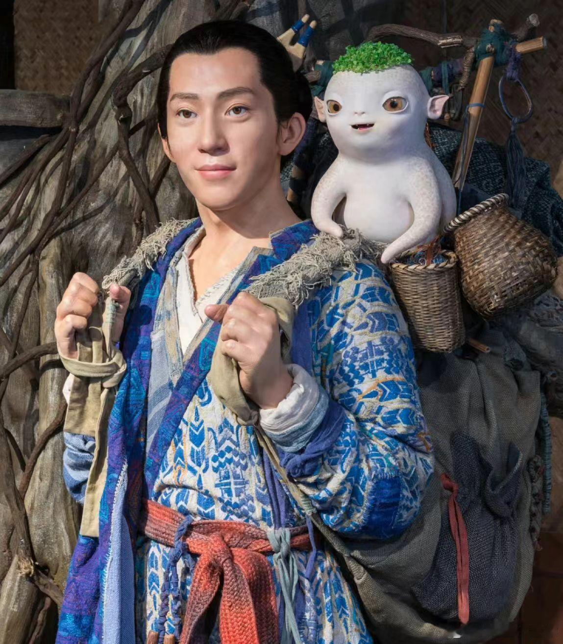栾念不愧是当过妈的 外表气场强大的栾念，骨子里藏着一份会体恤别人的温柔。早春晴朗