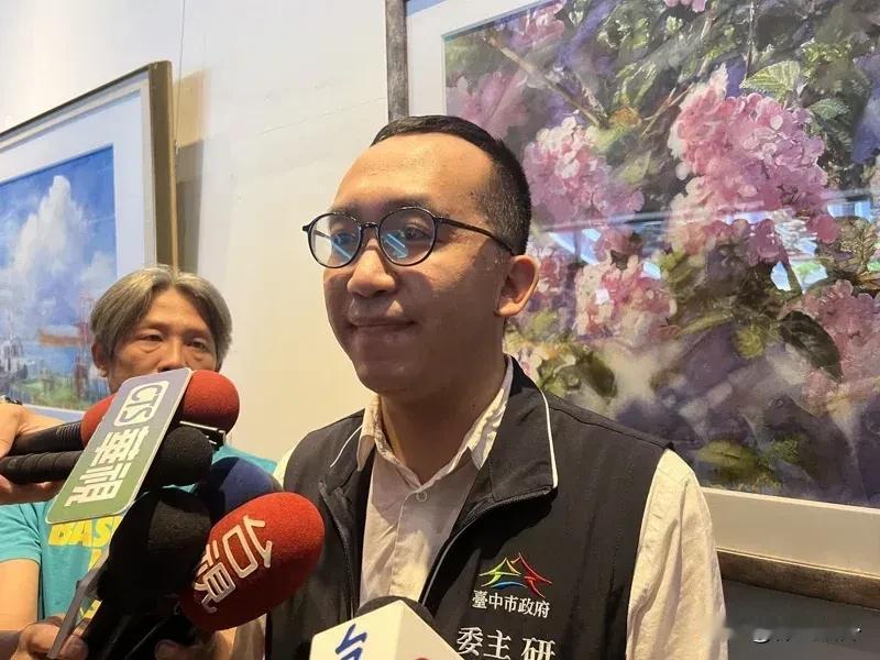 徐巧芯厉害了！竟然介入民进党“立委”初选？
现在国民党战将徐巧芯麻烦不断，一直被
