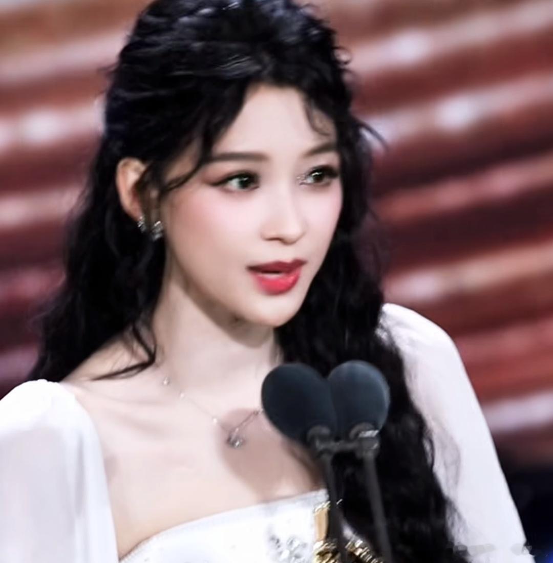 孙怡获奖感言cue了浪姐孙怡获奖感言cue了浪姐，而且孙怡说她有三部电影即将上映