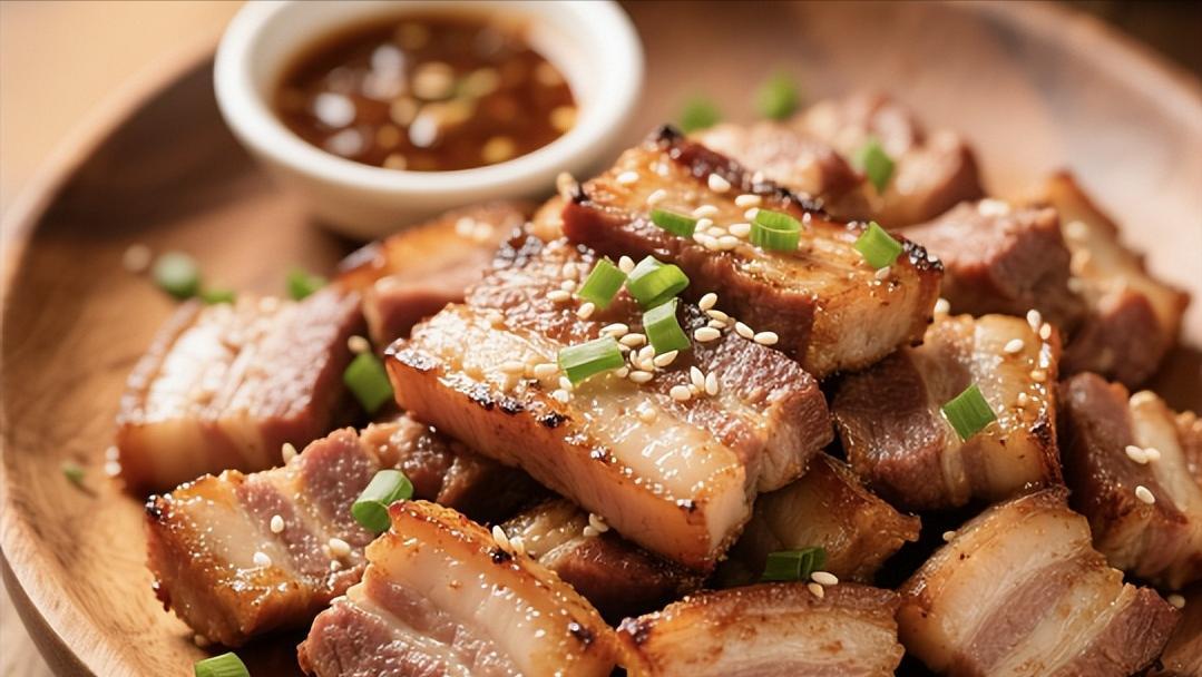 肥肉被关注？发现：高血脂若不吃肥肉，用不了多久身体或有6转变

高血脂一查出来，
