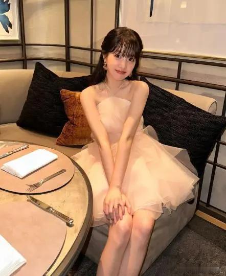 朴宝英出席《W KOREA》乳腺癌公益活动“Love Your W”时，因朴宝英