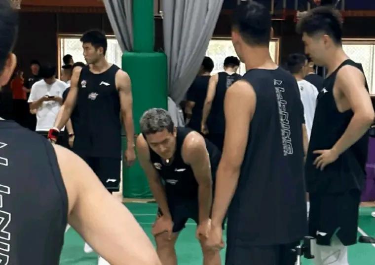 CBA怎么这么搞笑啊，体测都过不了怎么会被选秀选中，打脸打的太响了吧！不用说了，