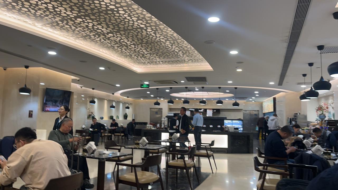 广汽丰田铂智7实车到店，也是丰田第一款由中国团队主导设计的的中大型轿车。

之前