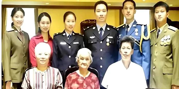 16岁流浪女孩做保姆，深得雇主一家喜爱，两年后，雇主对她说:“从明天开始你不用照