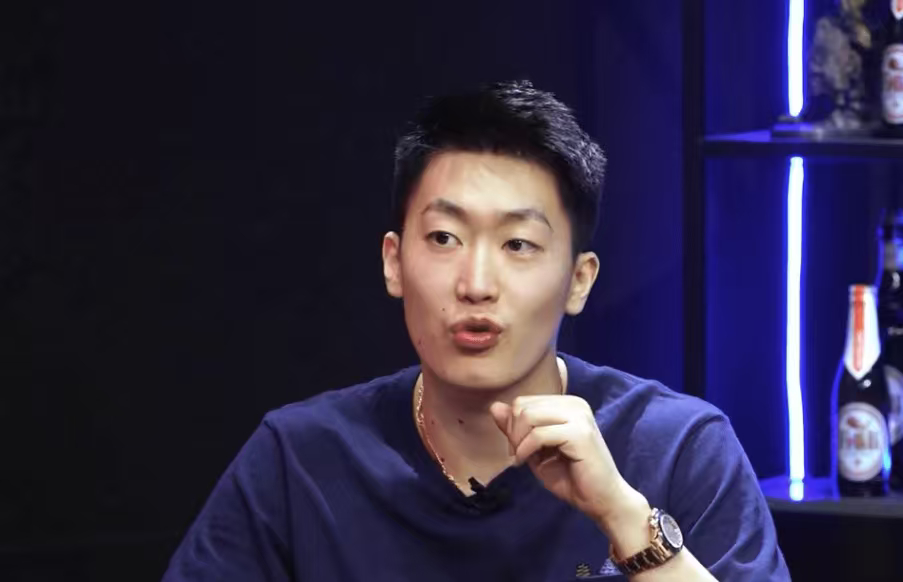 杨毅谈管泽元事件杨毅聊起管泽元风波，透露当事人私下打电话倾诉满心委屈，在他视角看