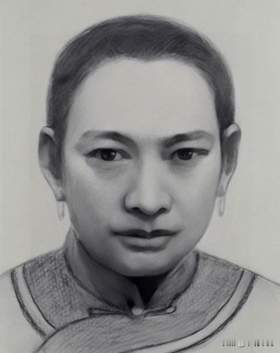 下图这张被修复照片中的女子，是周恩来的生母万氏，她是县长家的千金，也是最爱周恩来