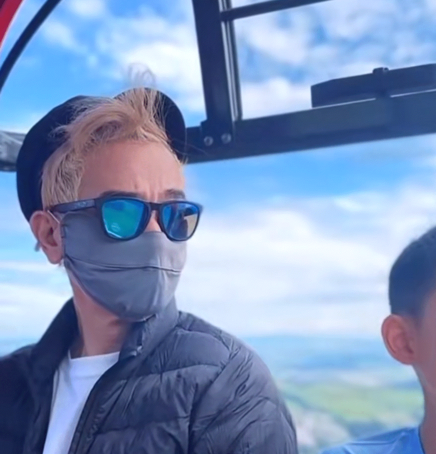 #Jasper模仿陈小春臭脸#你猜应采儿为什么说她怕生女儿______？ ​​​