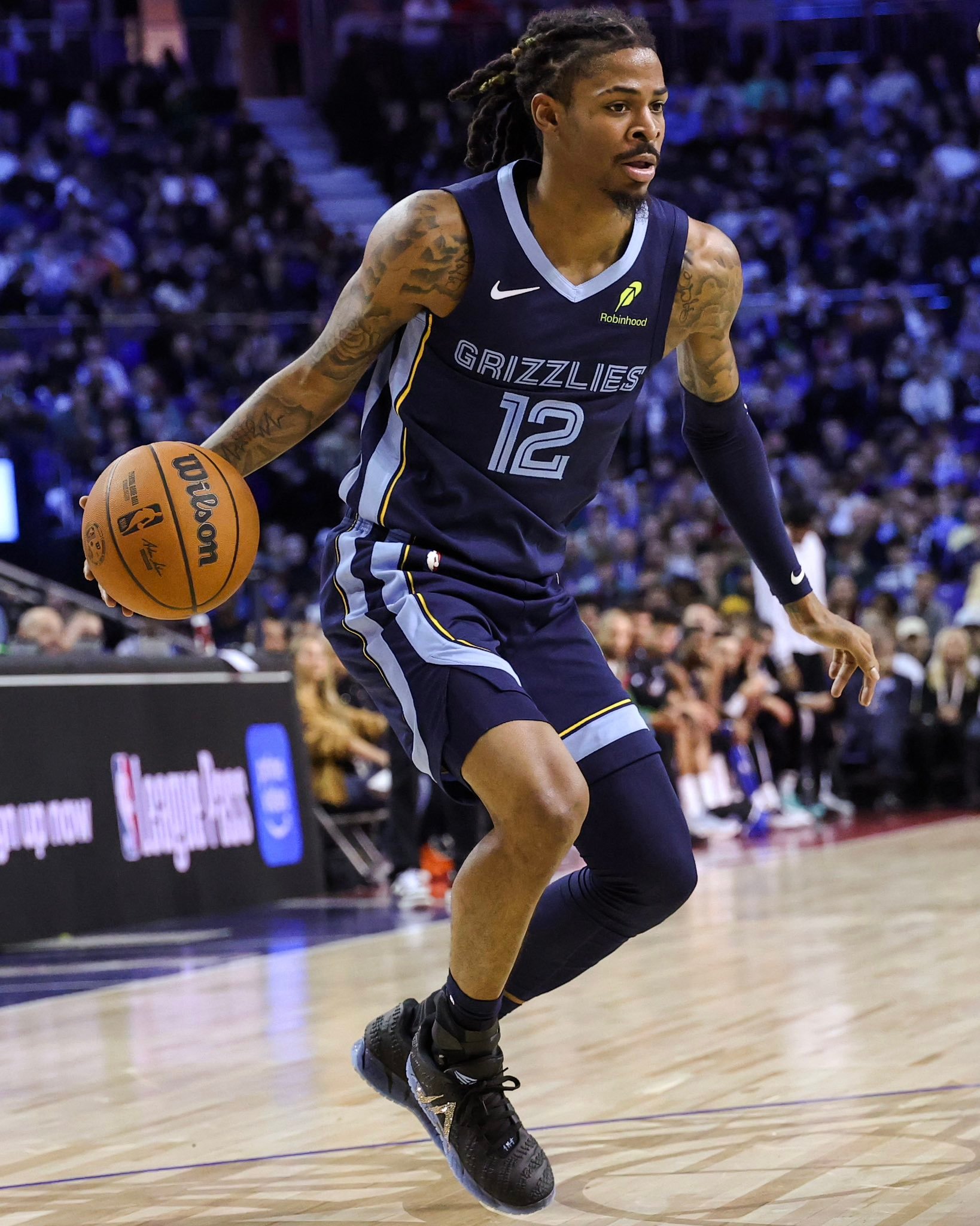 今天莫兰特上脚了Ja3 x 施华洛世奇NBA