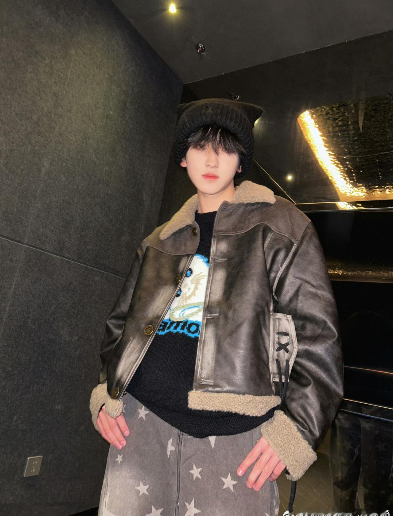 左奇函左奇函 左医生 左奇函 四代第一rap担 左奇函 四代第一鼓手
๑ ᳐>⩊