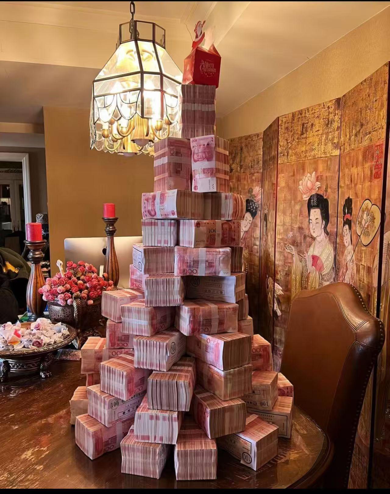 领导给各个销售画了个大饼，说今年公司不挣钱，希望大家理解公司的难处，领导给老板提