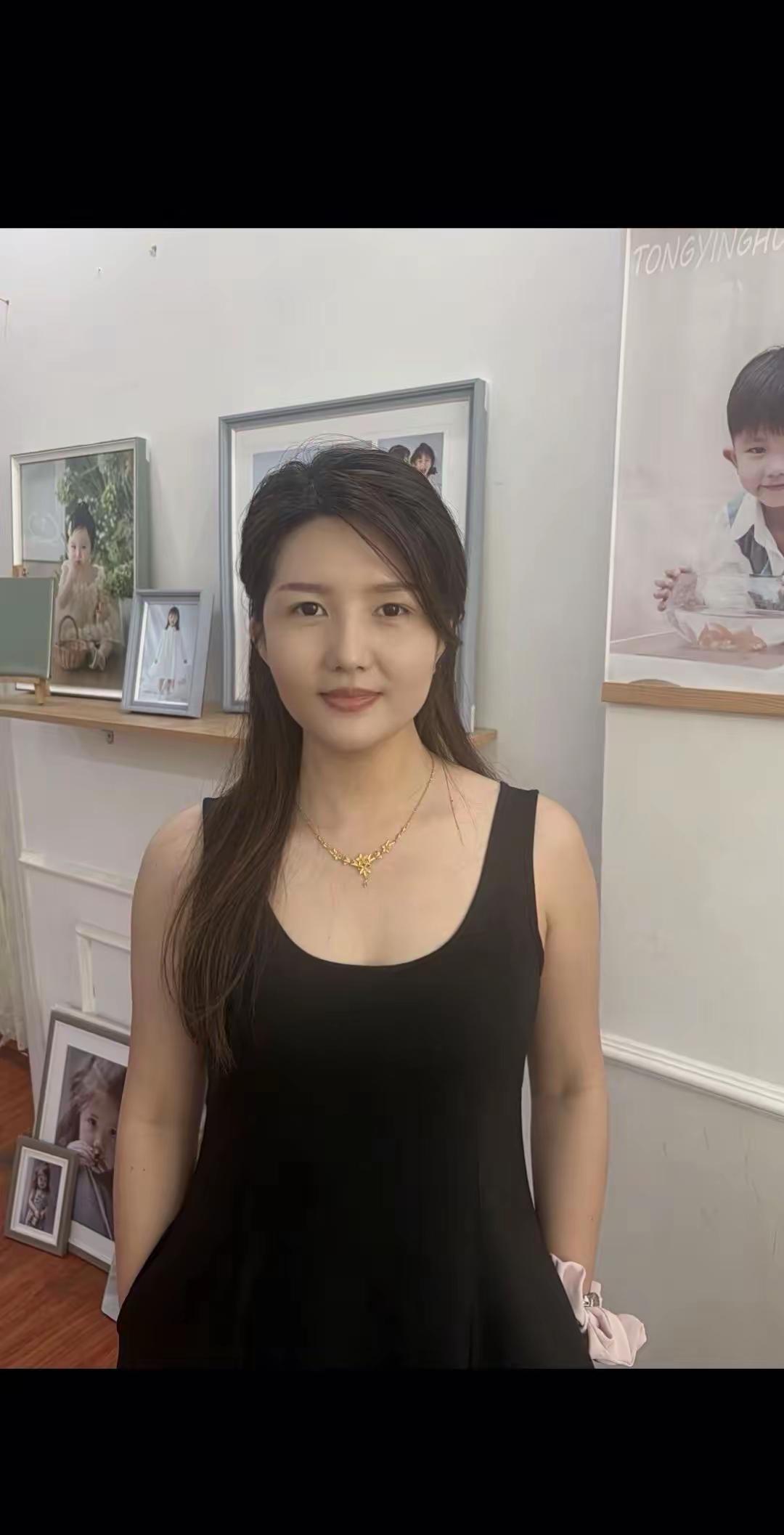 哎。我闺蜜也离婚了。和我一样进入二手市场了。同时天涯沦落人啊