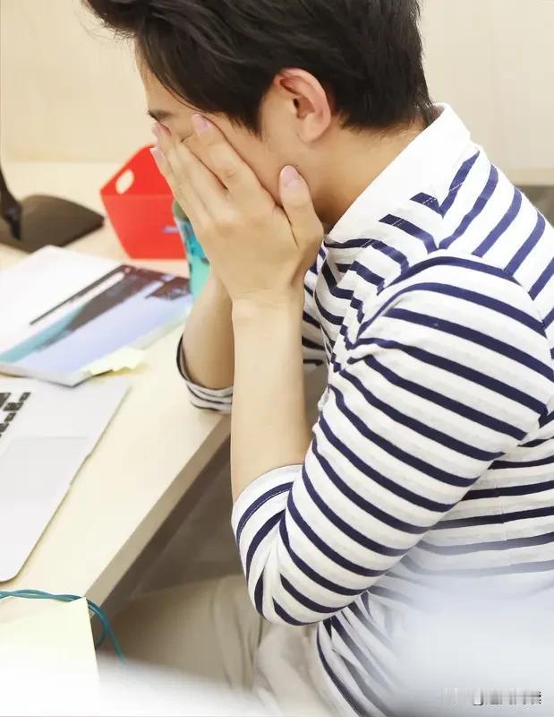 宁可睡地板也要当老板，小伙80万开店倒闭后离了婚！
小伙朱俊锋在上海花80万开了