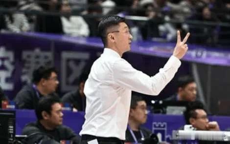 昨晚CBA常规赛中，新疆男篮以100-101客场不敌北控男篮，比赛中裁判的多次判