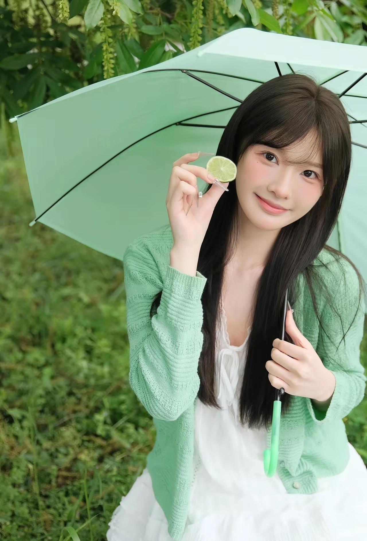 女孩和伞