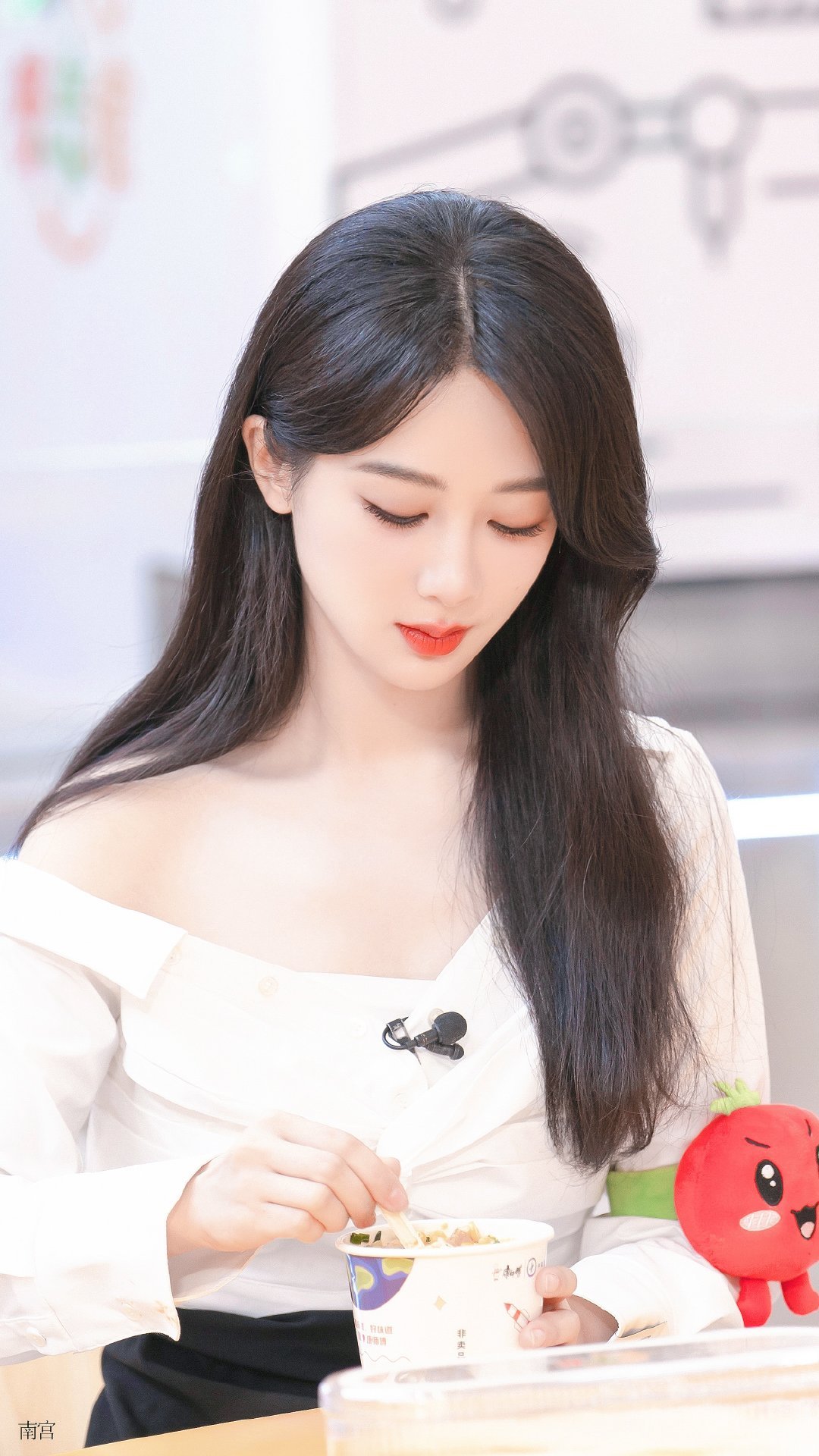 #杨紫[超话]#[送花花]#杨紫#｜#康师傅番茄鸡蛋牛肉面品牌代言人杨紫# 🍃