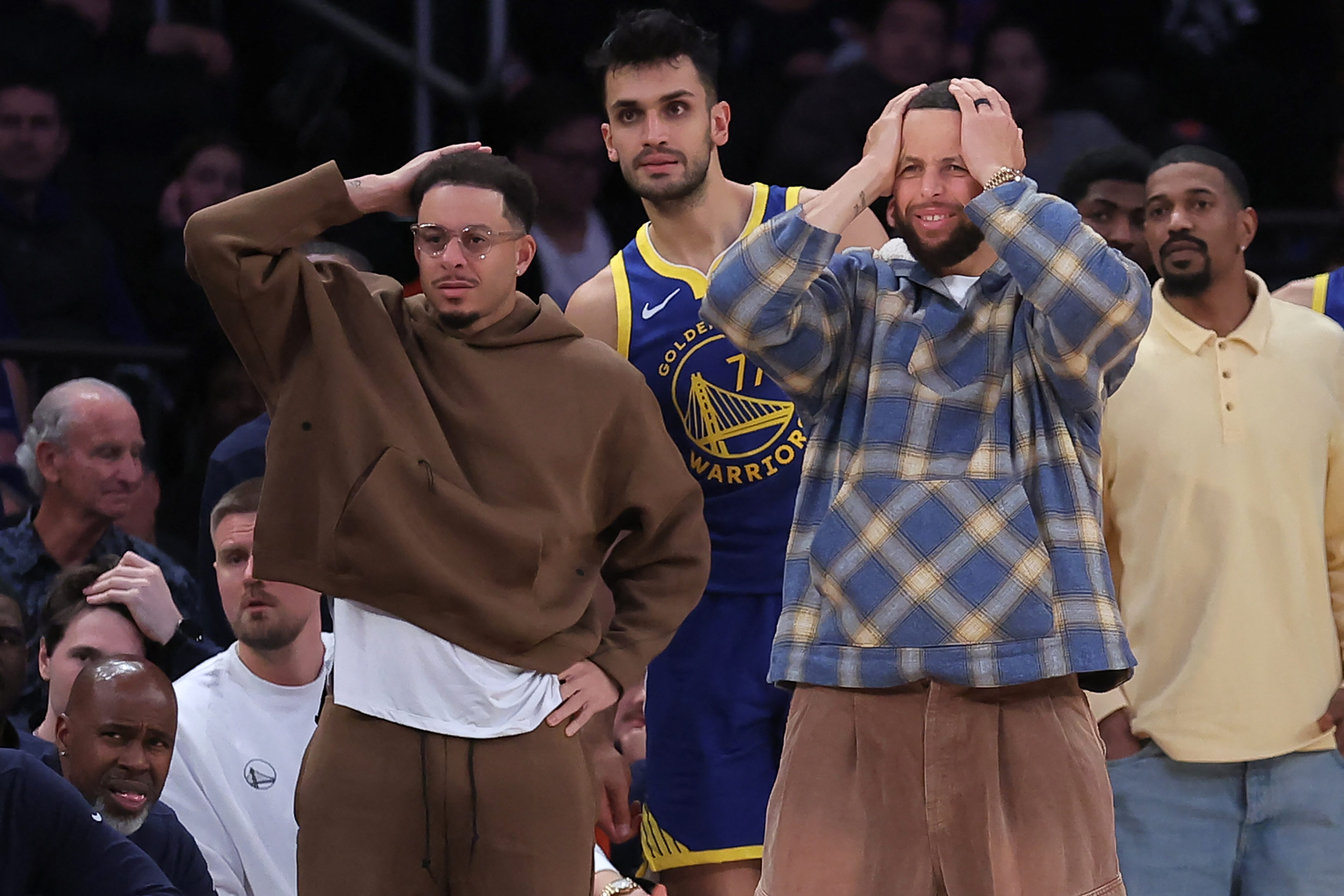 今天没看比赛，库里这表情是看到了啥🙉库里nba点赞成金