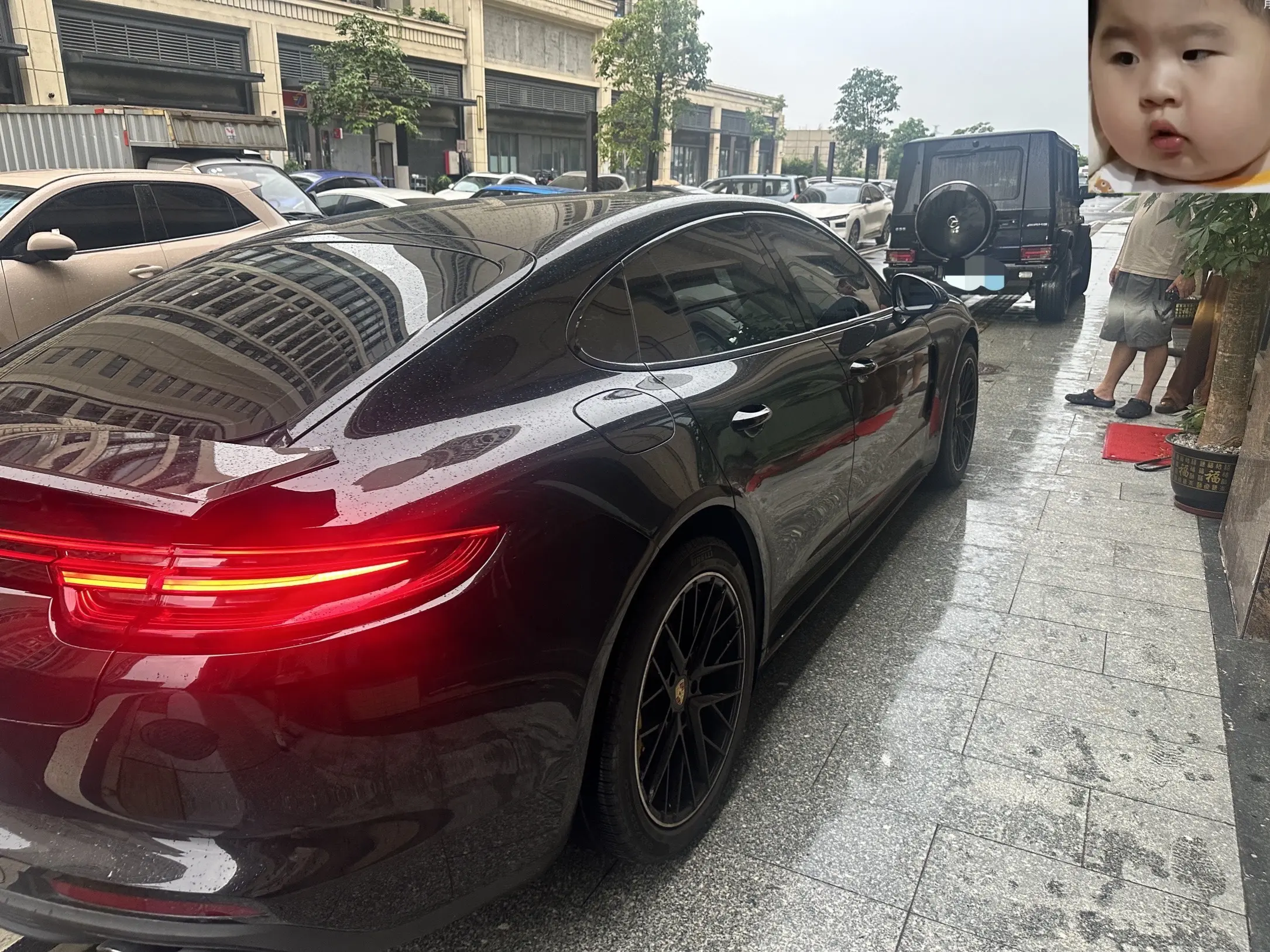 可惜我不懂潮汕话。不知他唱什么