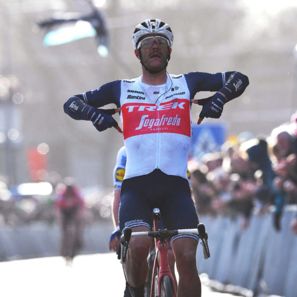 最近的一些转会传闻：[星星] 斯特凡-金接近签约帝舵，之前说阿联酋航空对他也很感