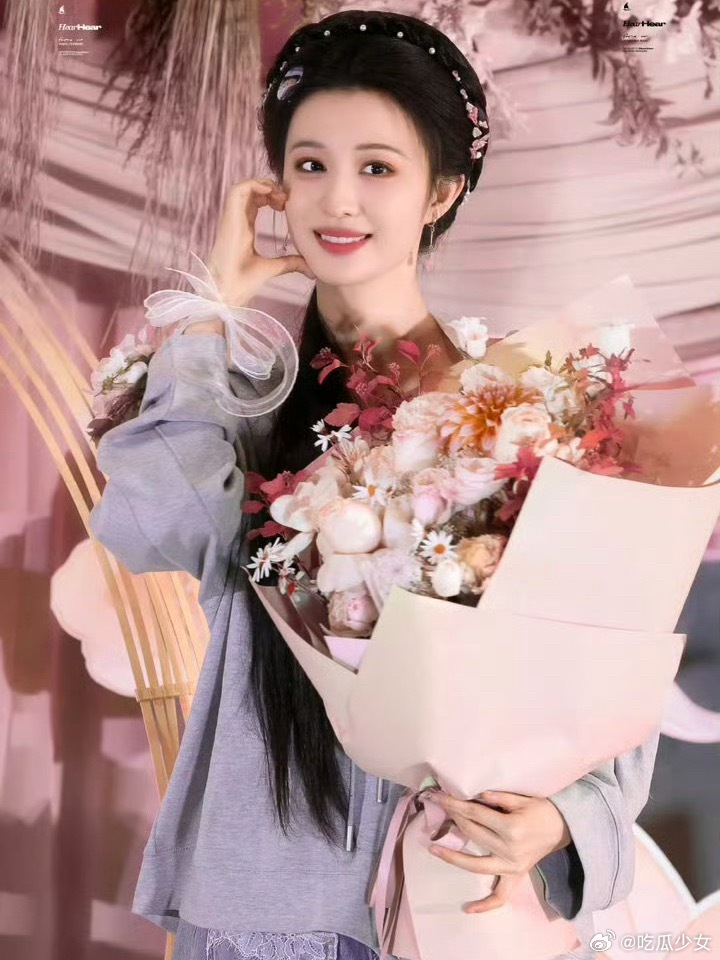 王楚然突发身体不适直播说取消就取消了。看她最近行程确实挺赶的，杀青、拍广告连轴转