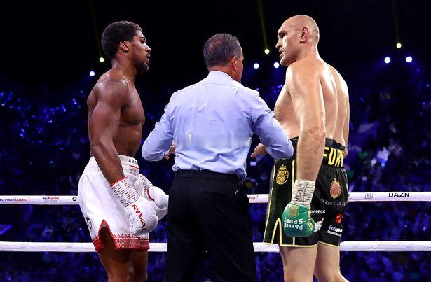 #拳坛速递# 泰森-富里（Tyson Fury）坚称，与安东尼-约书亚（Anth