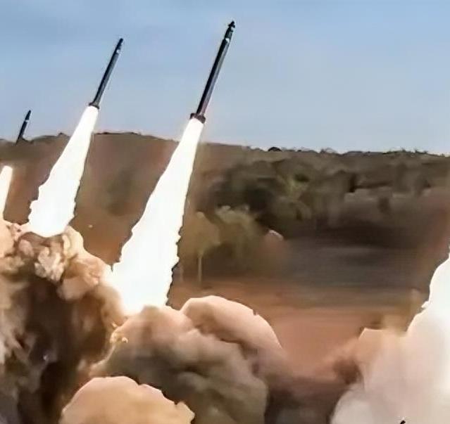 新中国刚成立那会儿，咱们国家底子薄得很，老百姓连饭都快吃不上了，可美国那边却隔三