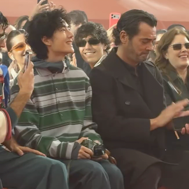 王一博亮相LACOSTE 2026 秋冬时装秀是不是掌管生图的神自己发的图（前2