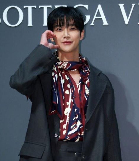 金路云入伍金路云将于10月27日入伍 据韩媒，组合“SF9”成员路云经过复检后将