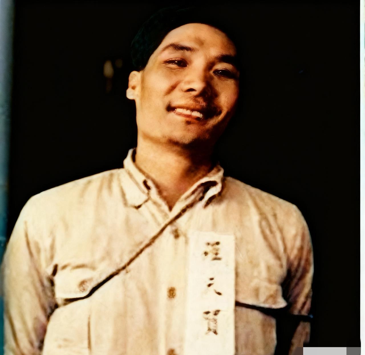 前几天去北京西山玩，在纪念馆看到一块老碑。上面刻着「罗天贺」三个字，导游说这是当