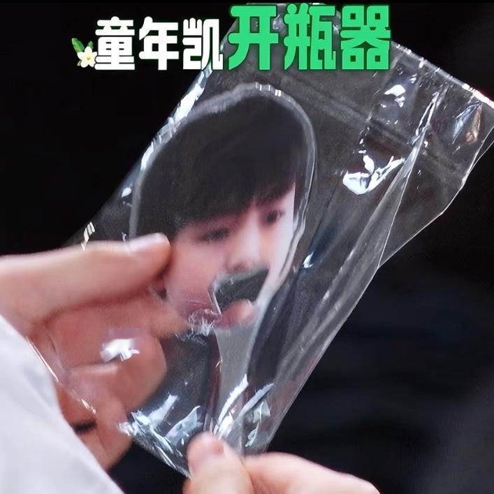 只有王俊凯还没拍过吻戏TFBOYS只有王俊凯还没拍过吻戏了，易烊千玺玺子哥《少年