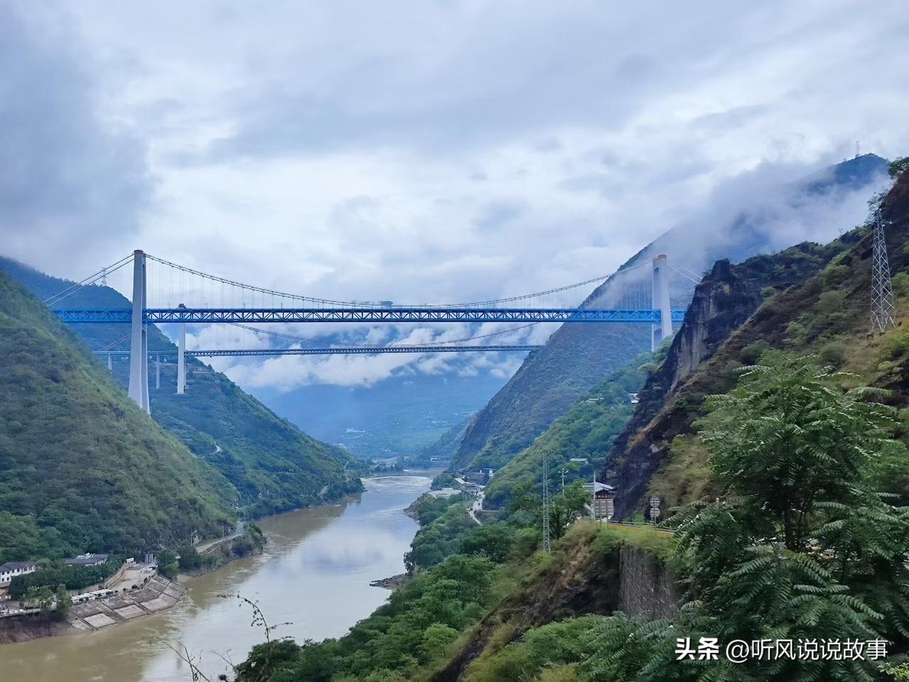 ❤️不必逼自己立刻振作，允许情绪短暂低落。沉下心稳住节奏，凡事不急不赶，一件一件