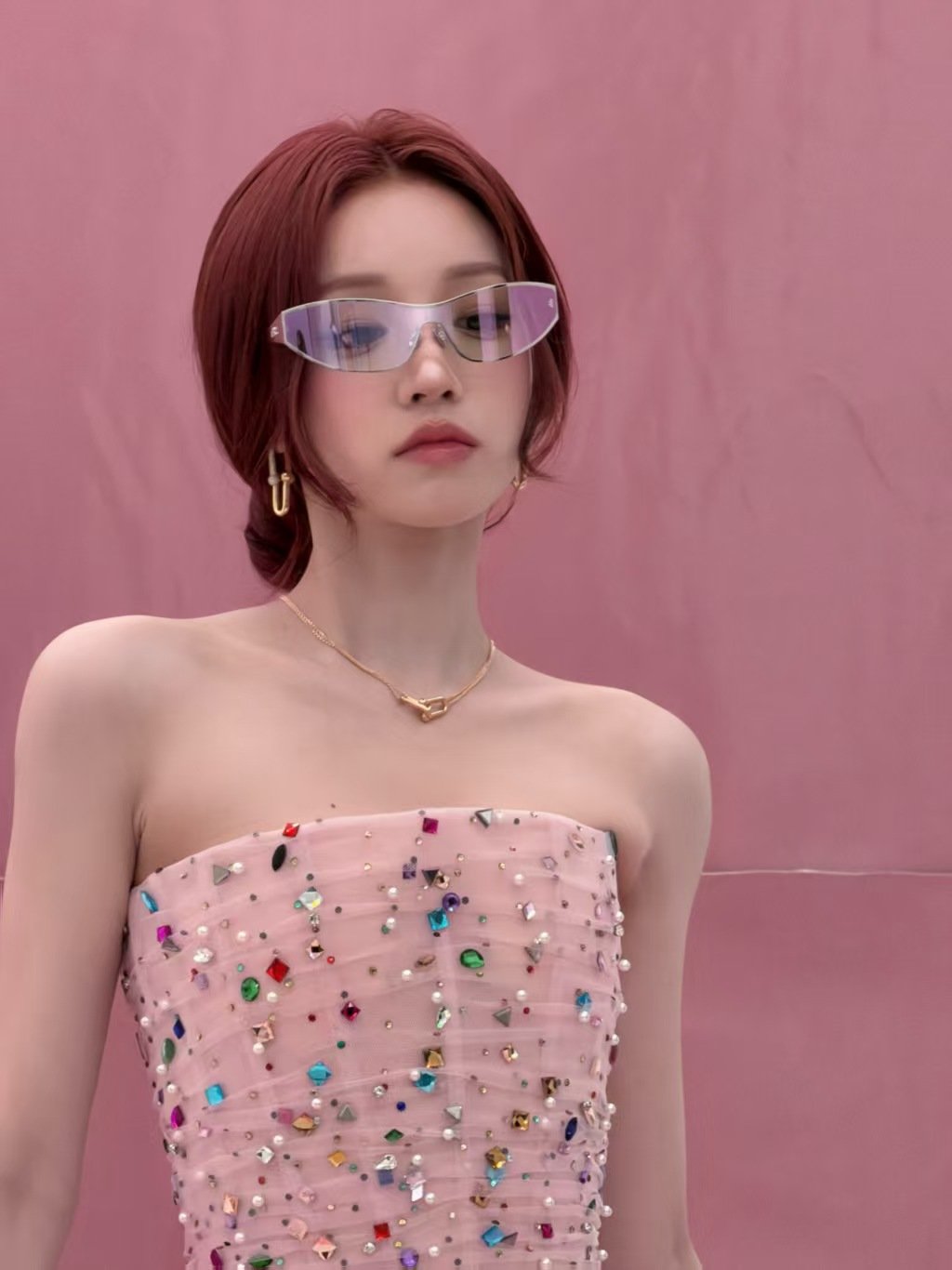 宋雨琦红发公主宋雨琦戴眼镜像高智商学姐  一键切换！宋雨琦：红发公主🔄高智商学