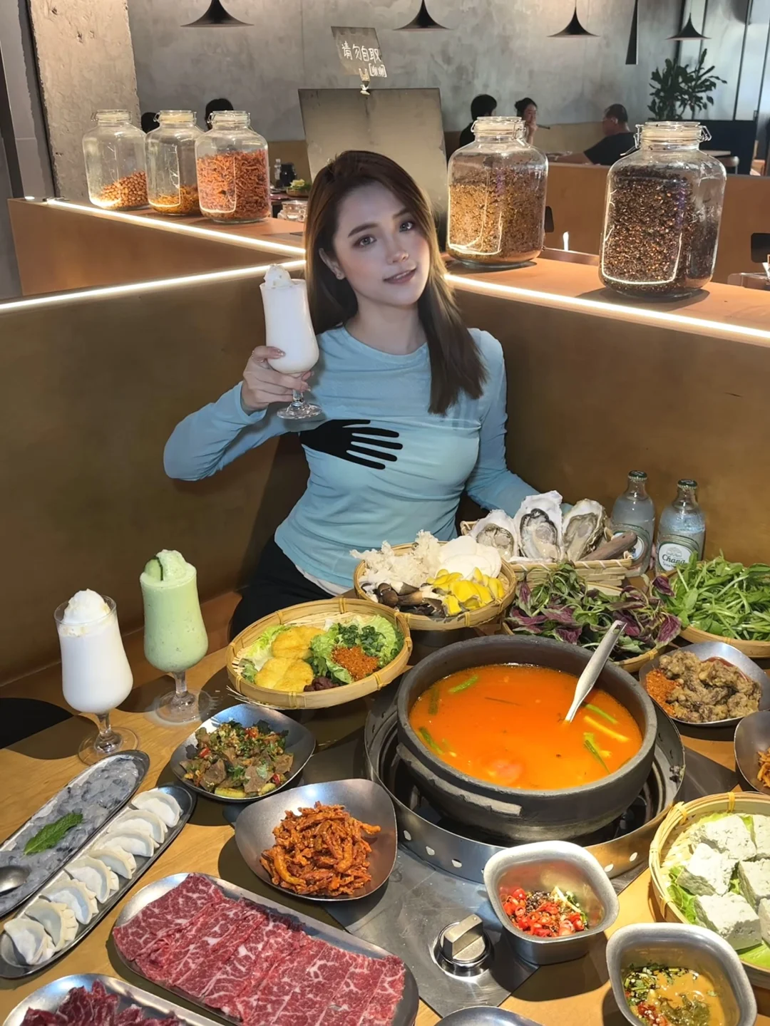 广州这家酸汤火锅上周去完又想去了。。。