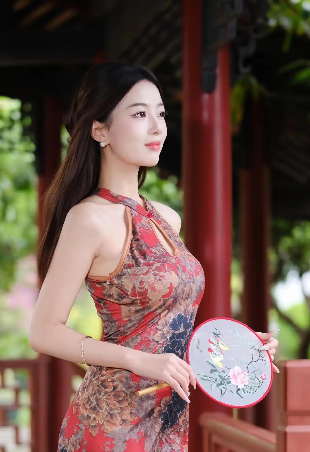 一组旗袍美女照片