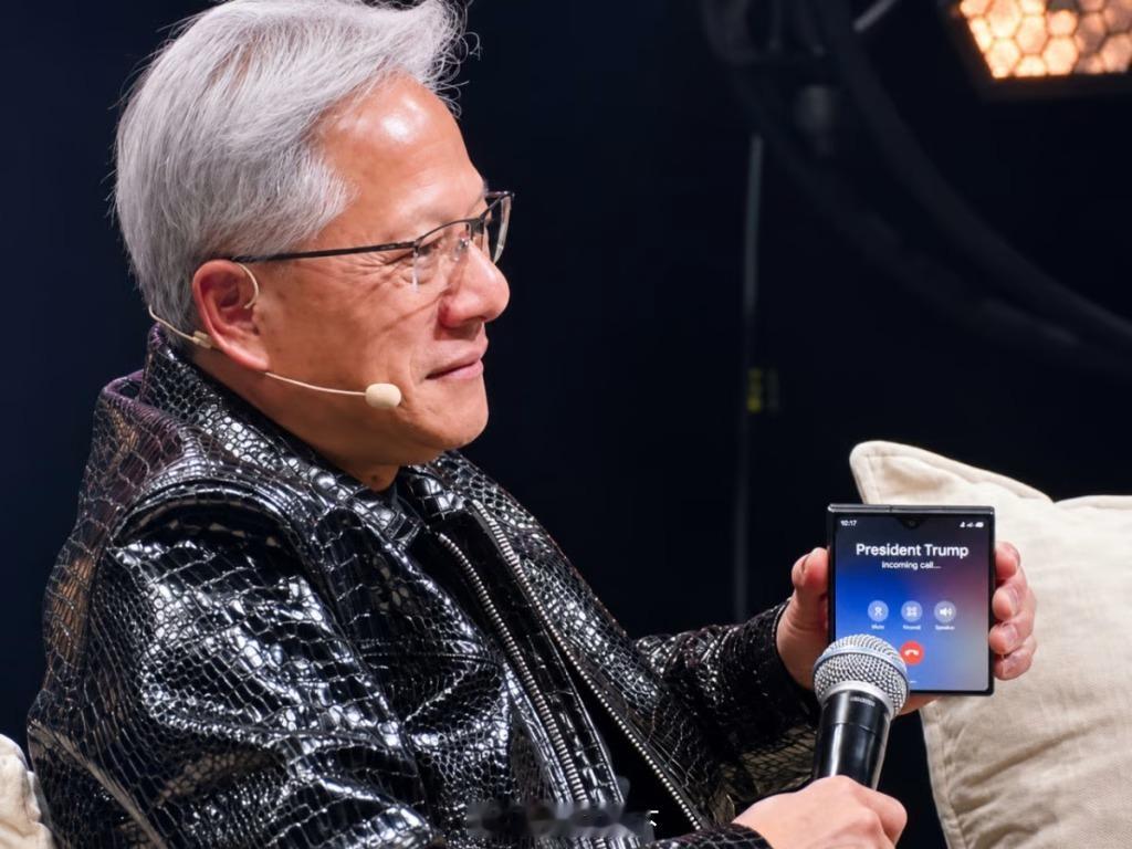英伟达CEO黄仁勋御用手机——Samsung Galaxy Z Fold8这台折
