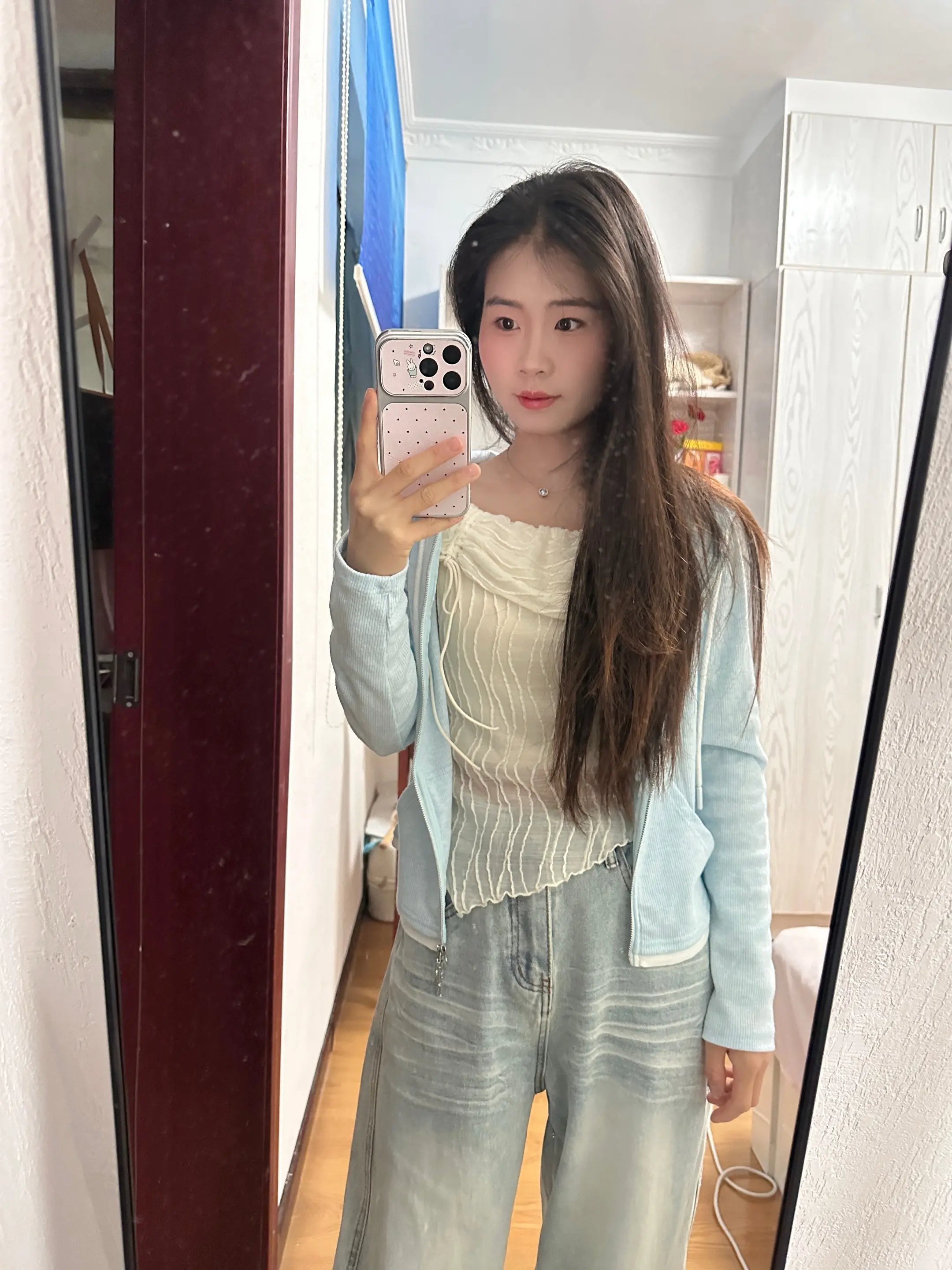 找老婆就要找我们这样的，不算漂亮，也不算难看，有安全感，带的出去也带的...