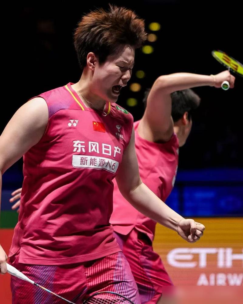 决胜局9分，奥运冠军被打崩！贾一凡赛后一句话，比输球本身更让人心凉：“一次次劝退