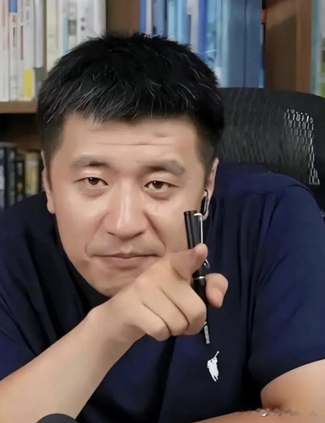 张雪峰老师说：
“咱们实话实说，人这辈子，拼到根儿上，拼的就是个‘选择权’。你现