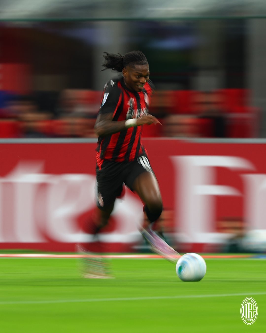 【阿莱格里🇮🇹教练】 🎙️“拉斐尔·莱奥🇵🇹将缺席本轮意甲联赛 主场对