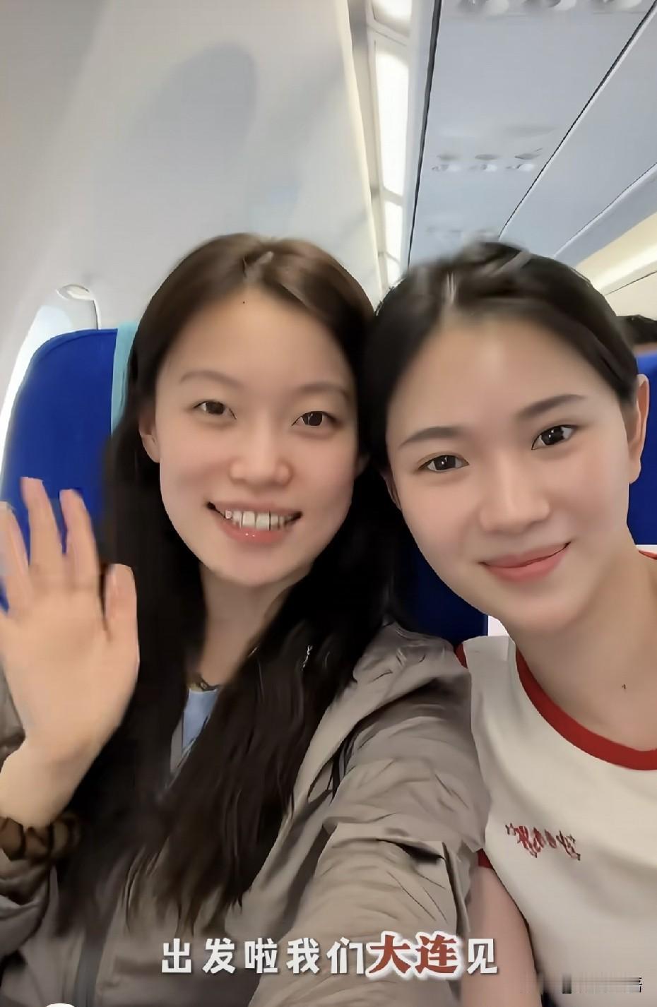 王添艺是真的好看，确实看着不像打乒乓球的。今年的乒超比赛，王添艺和韩菲儿继续做队