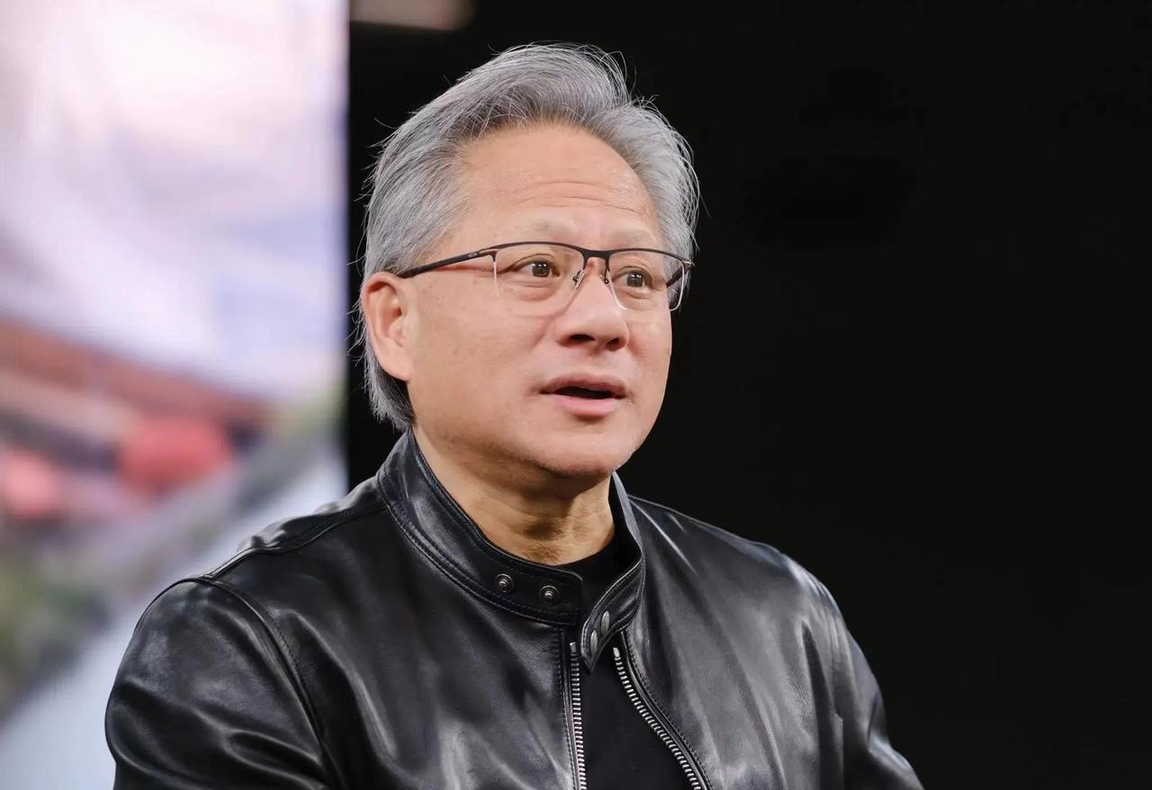 黄仁勋怒斥将英伟达GPU比作原子弹，坚决反对AI芯片出口管制：如果刻意人为限制最