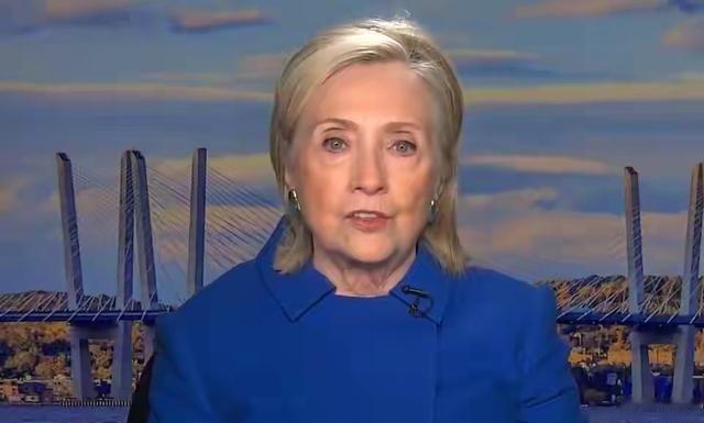 多年仇敌，一笑泯恩仇！作为特朗普死对头，希拉里终于说出了内心深处的一句话，他认为