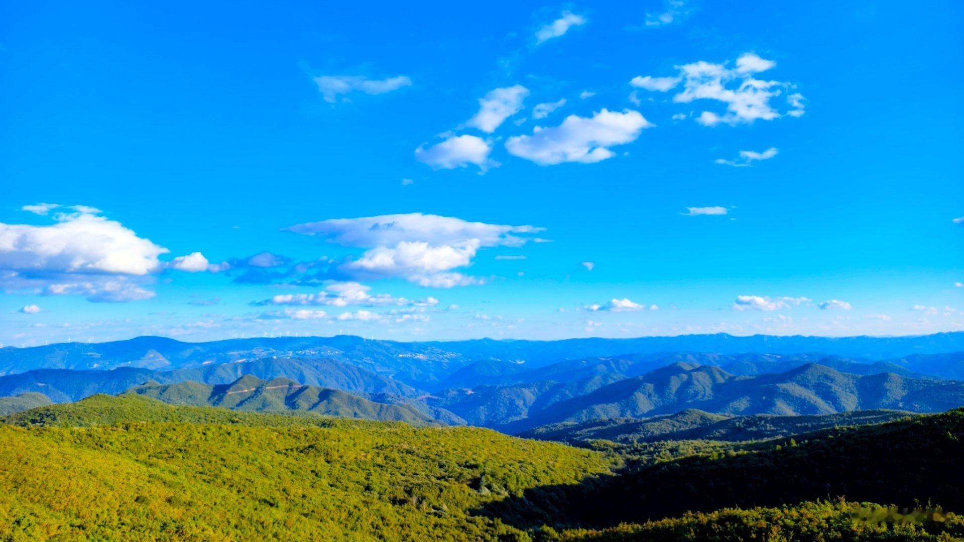 原来我们长大后所追求的东西，一出生就拥有了。小时候总觉得农村枯燥无味，现在才明白