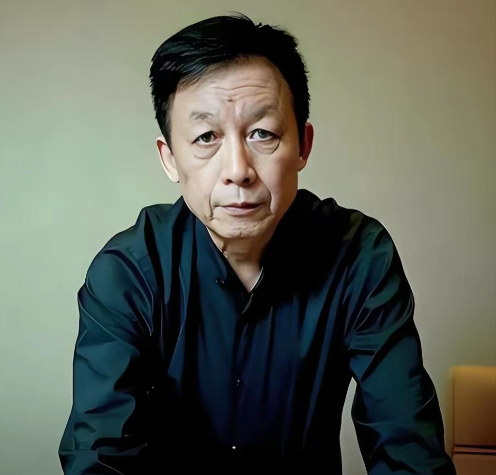 晚节不保！
易中天亲手毁掉了，一辈子建立的牌坊，被全网嘲讽，不知道他当时在发文的