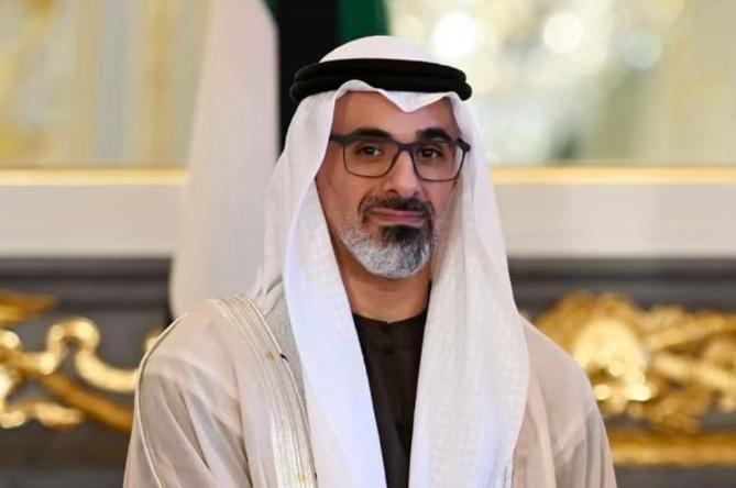 阿联酋王储刚到中国，特朗普送来神助攻，海湾国家只剩下一个选择





近期中东